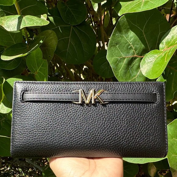 Michael Kors REED Large Flap Bifold Snap Wallet Black - Picture 1 of 8